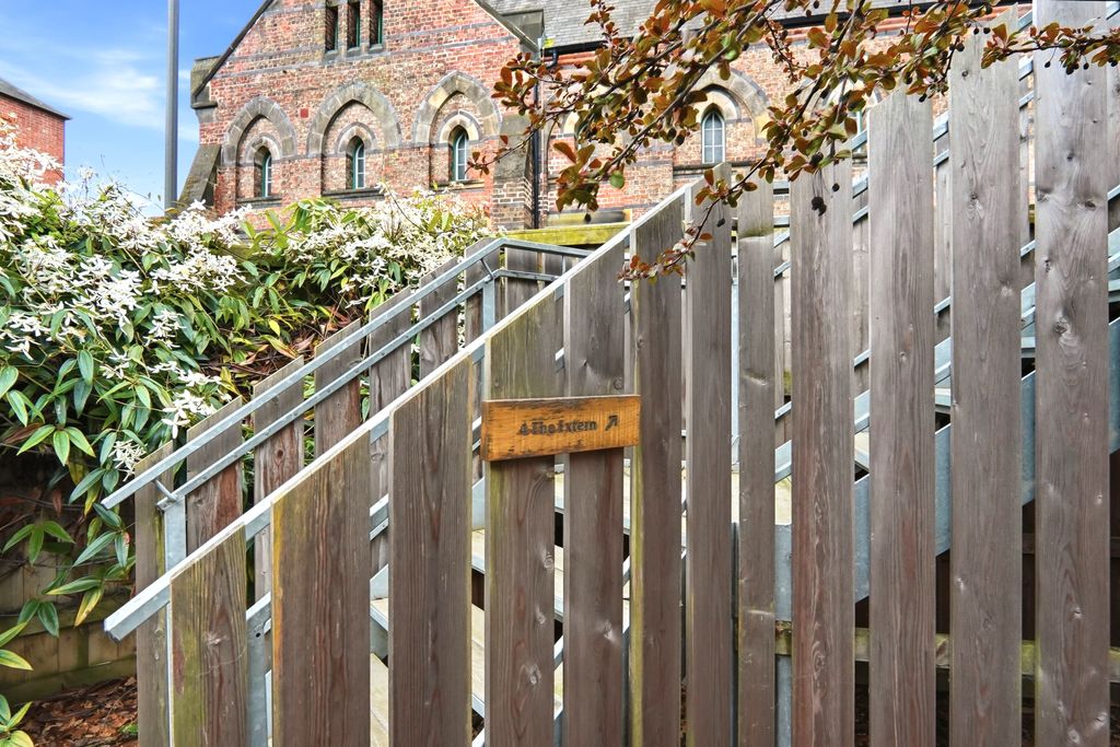 Property photo 3 of 16 Theextern014