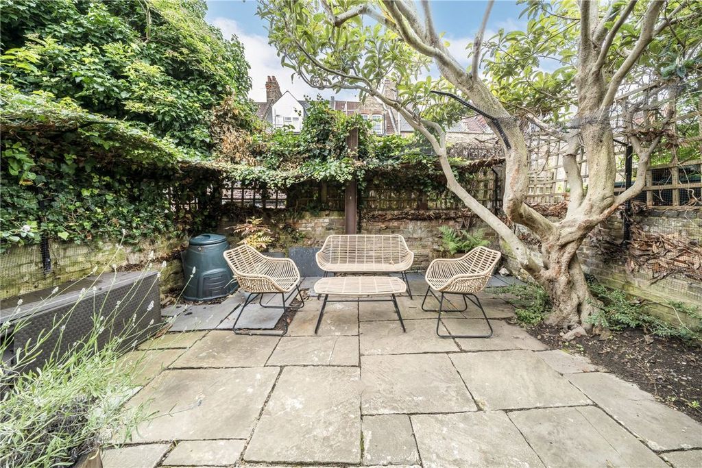 Property photo 3 of 13