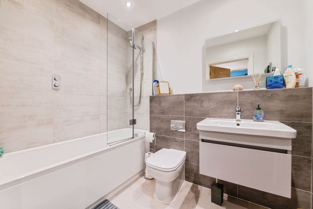 Property photo 3 of 17 Photo