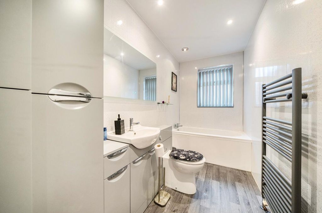 Property photo 3 of 17 1342777-6-68A36966Ca0A5.Jpg