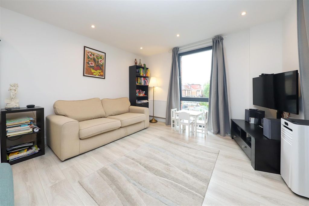 Property photo 2 of 12 Reve Apartments