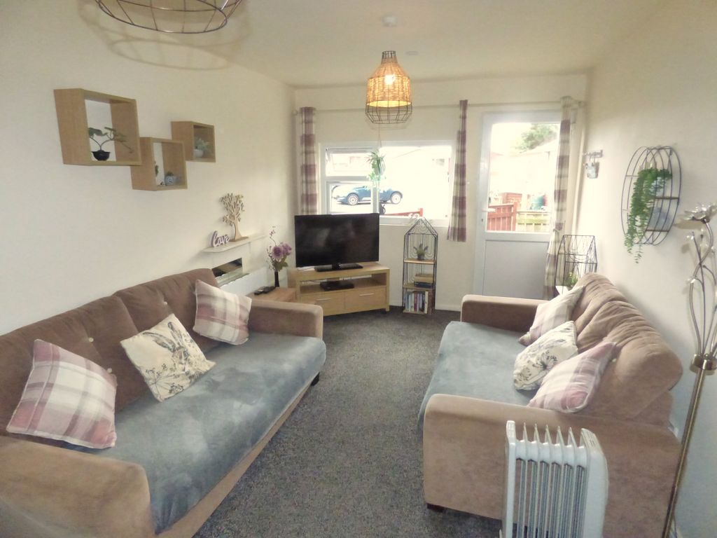 Property photo 3 of 12 Open Plan Lounge/Diner/Fitted Kitchen