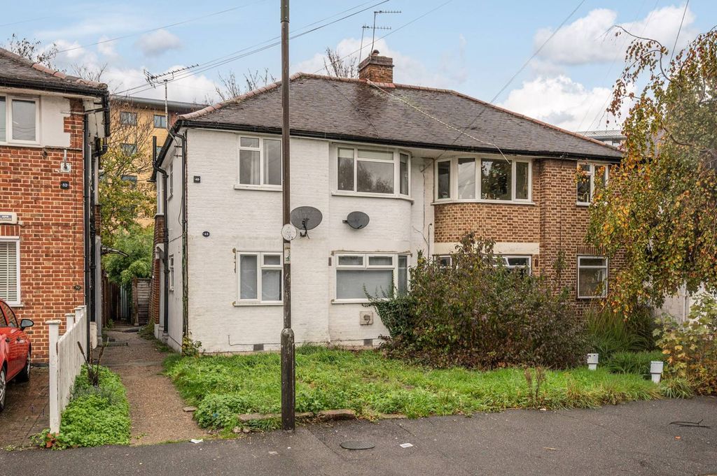 Property photo 2 of 11