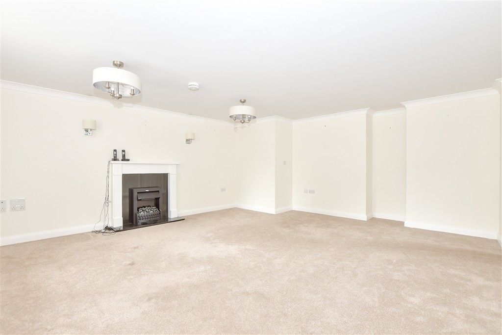 Property photo 2 of 14 Lounge/Diner