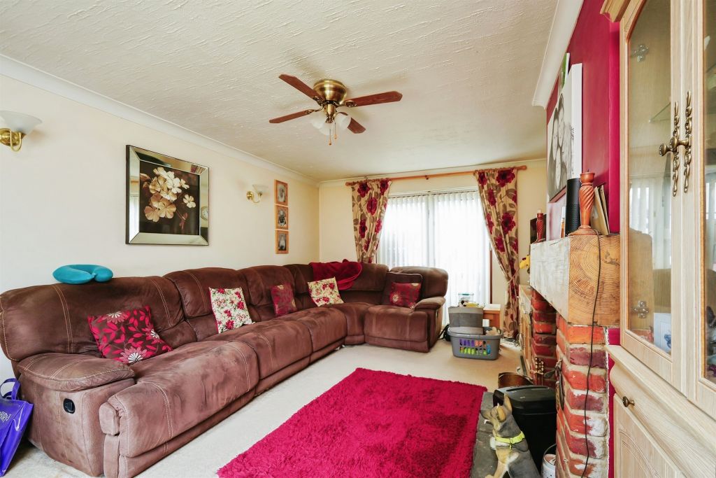 Property photo 2 of 17