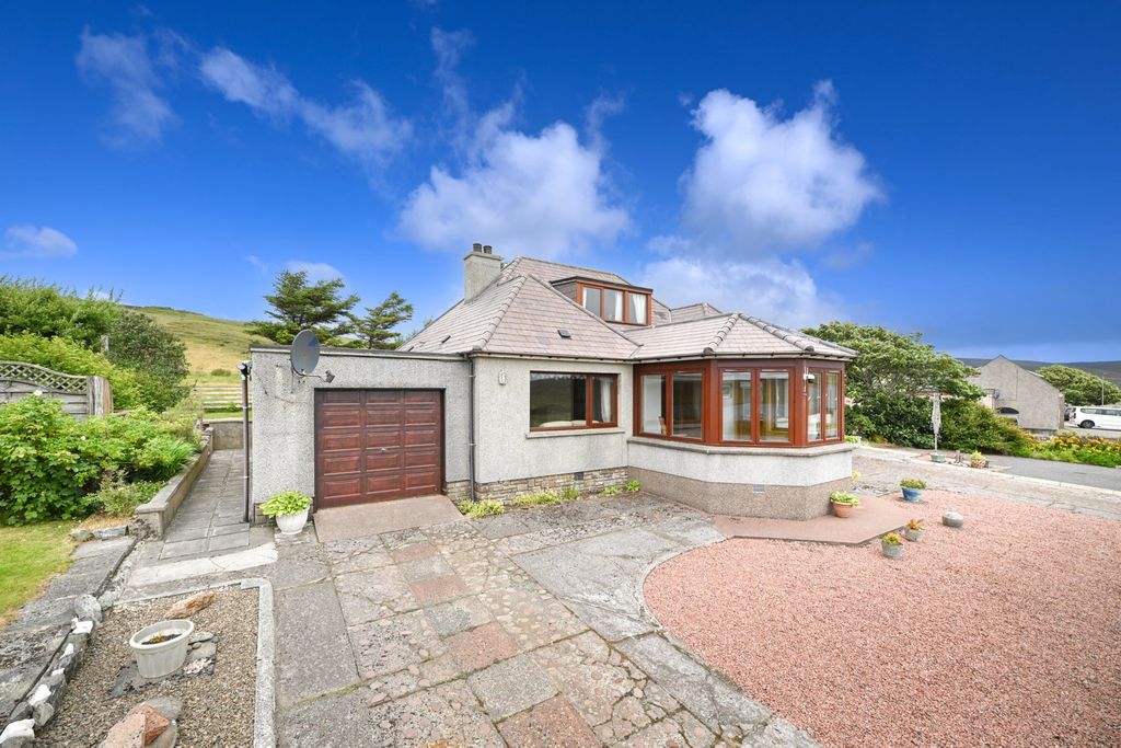 Property photo 2 of 41