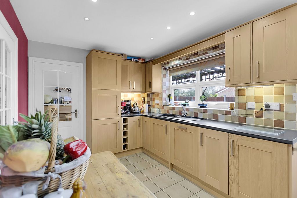 Property photo 3 of 20