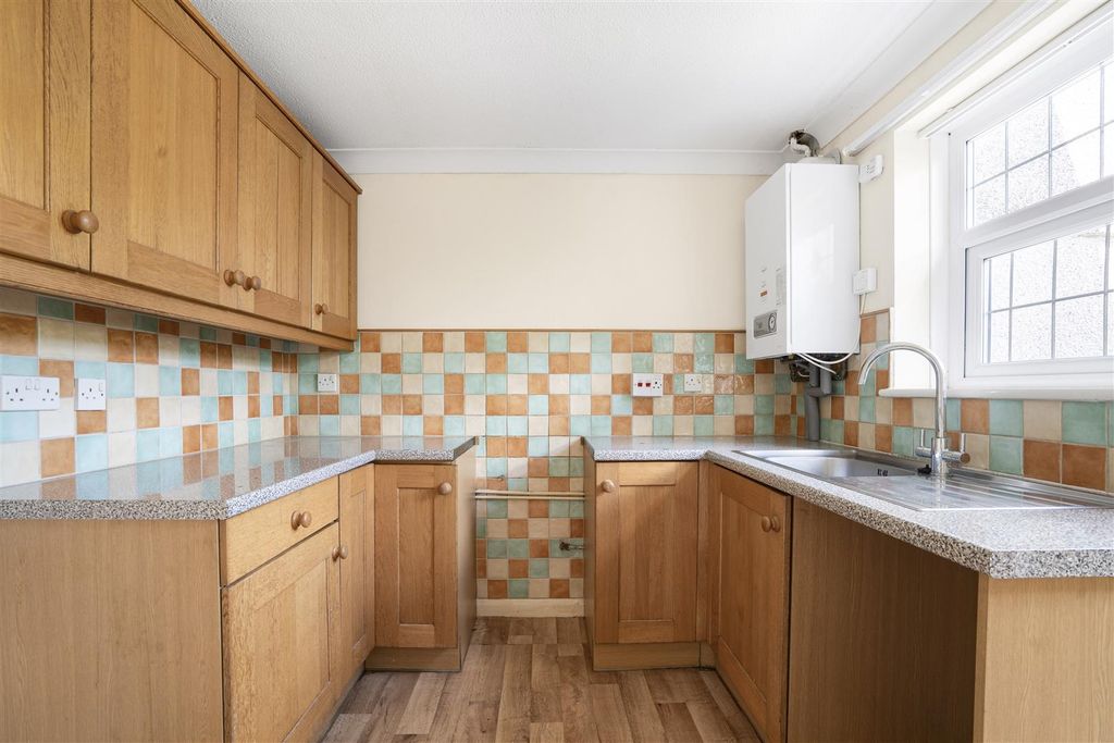 Property photo 2 of 14 Kitchen