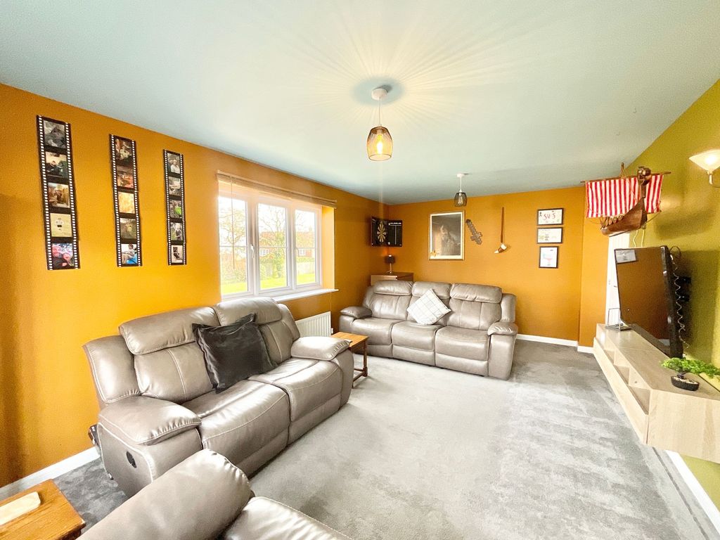 Property photo 3 of 36