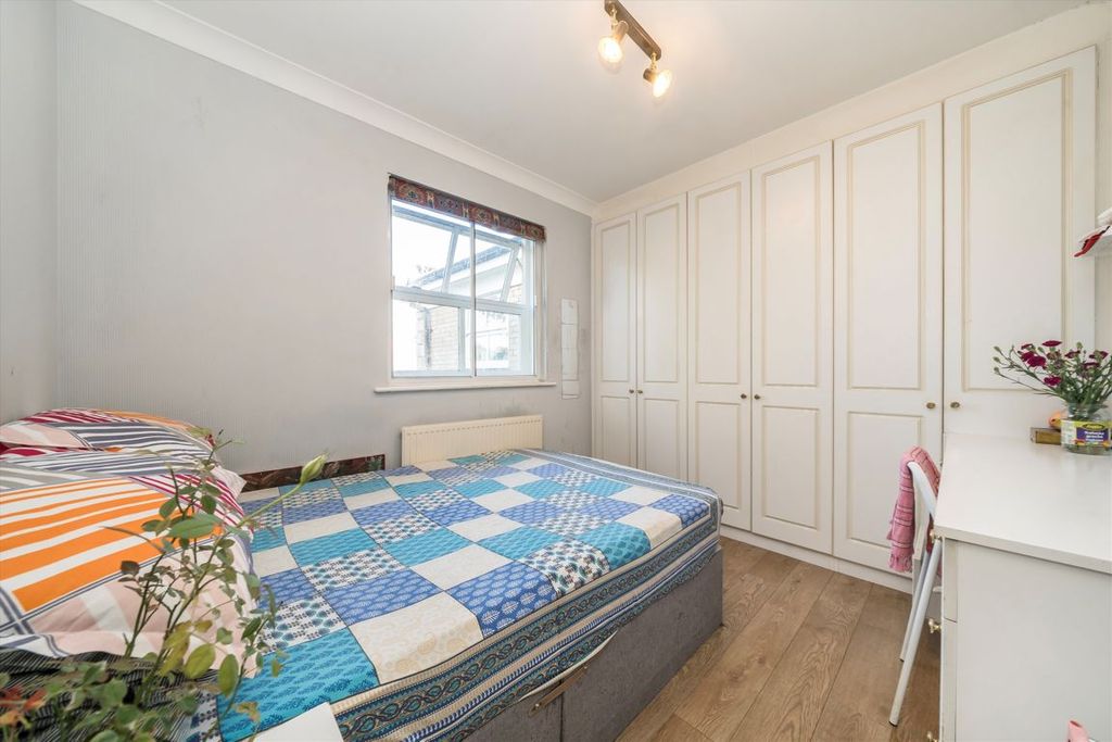 Property photo 2 of 5