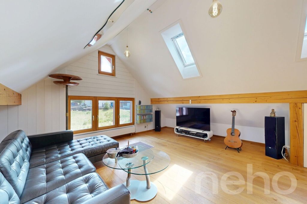 Property photo 3 of 12