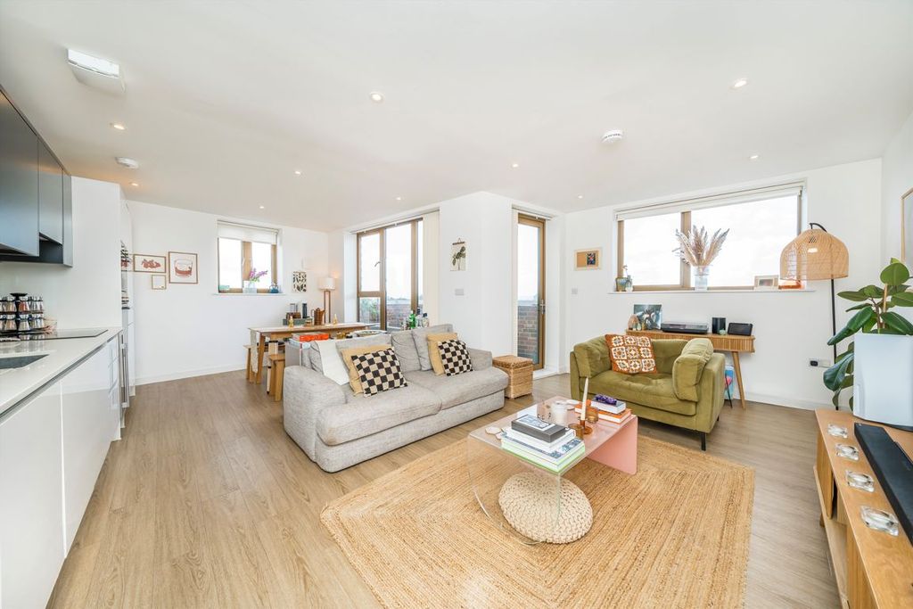 Property photo 1 of 8