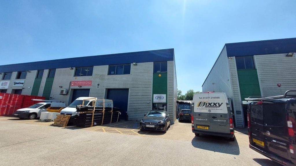 Property photo 1 of 7 Photo 8