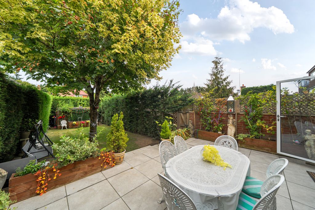 Property photo 2 of 13