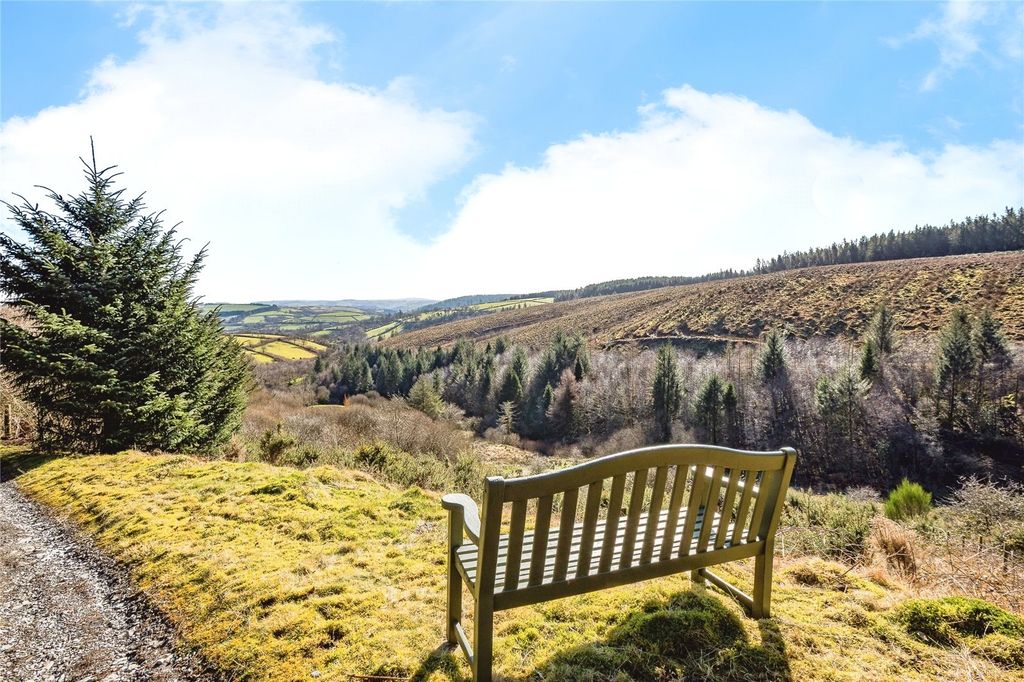 Property photo 3 of 25 Picture No. 02