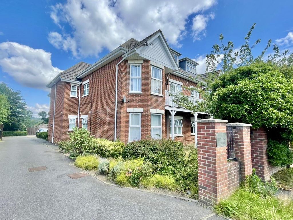 Property photo 1 of 9 06Fe9384-d538-40c9-8Eea-0F01d06F1445.Jpg