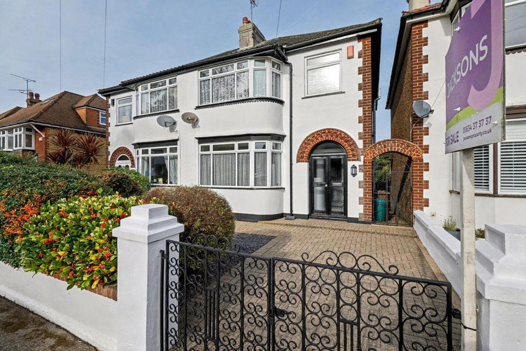 Property photo 1 of 24 4625503