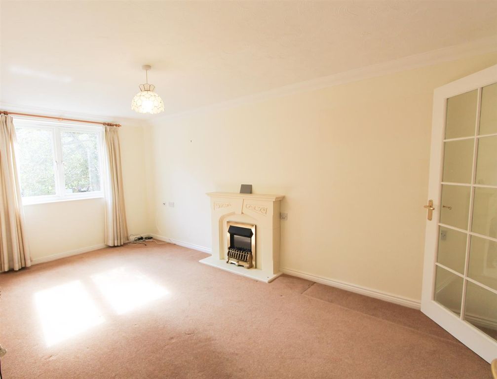 Property photo 3 of 14 Lounge 3.Jpg