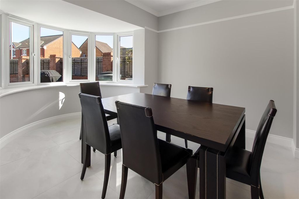 Property photo 2 of 19 Dining Room