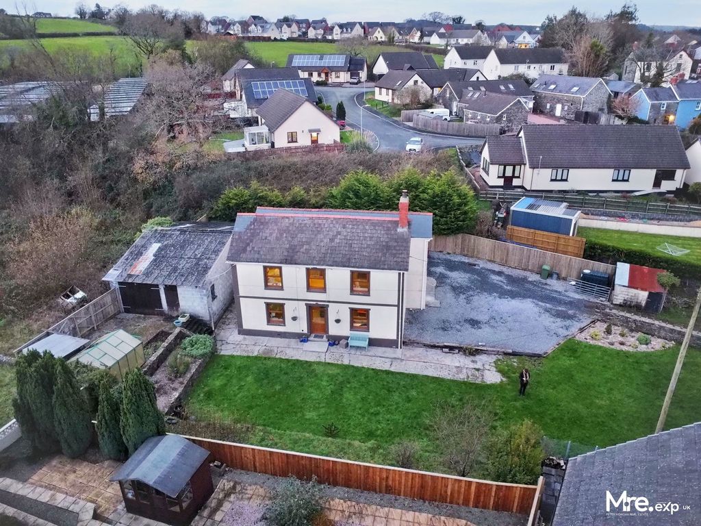 Property photo 3 of 35