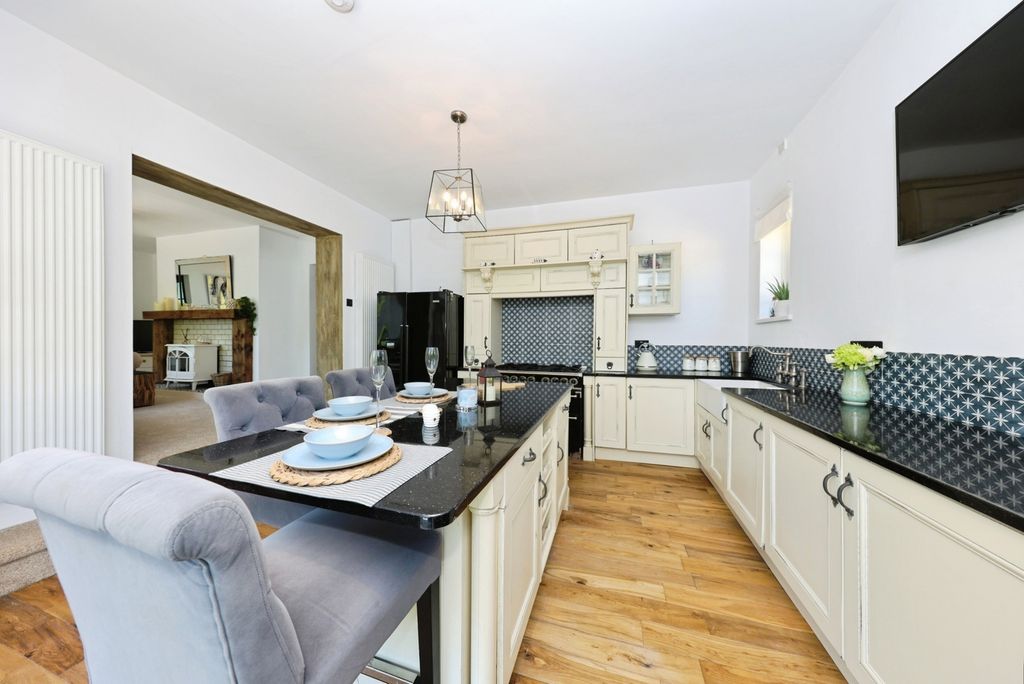 Property photo 3 of 26 Pbox-Img.Jpg