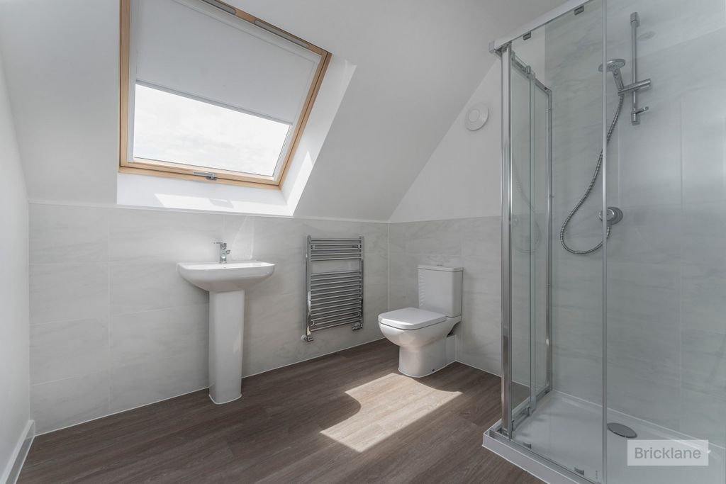 Property photo 2 of 13 Bathroom