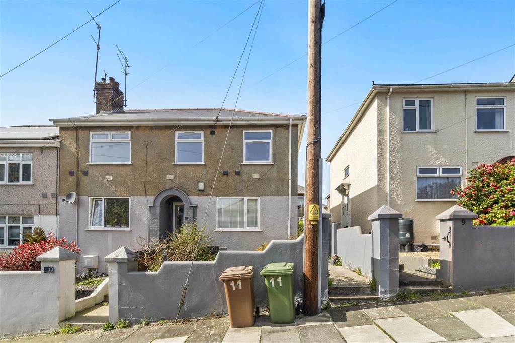 Property photo 1 of 9 Exterior