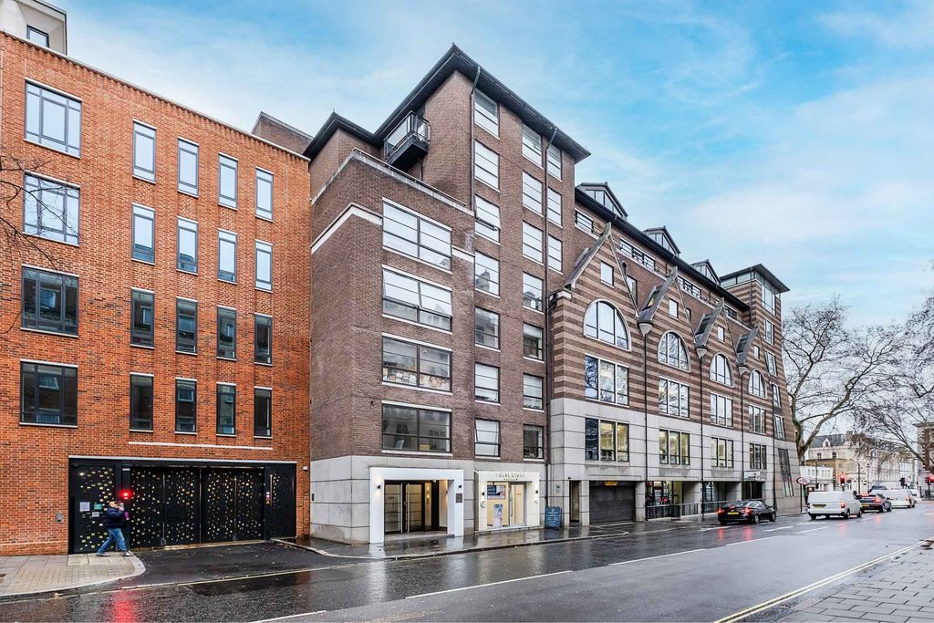 Property photo 1 of 8