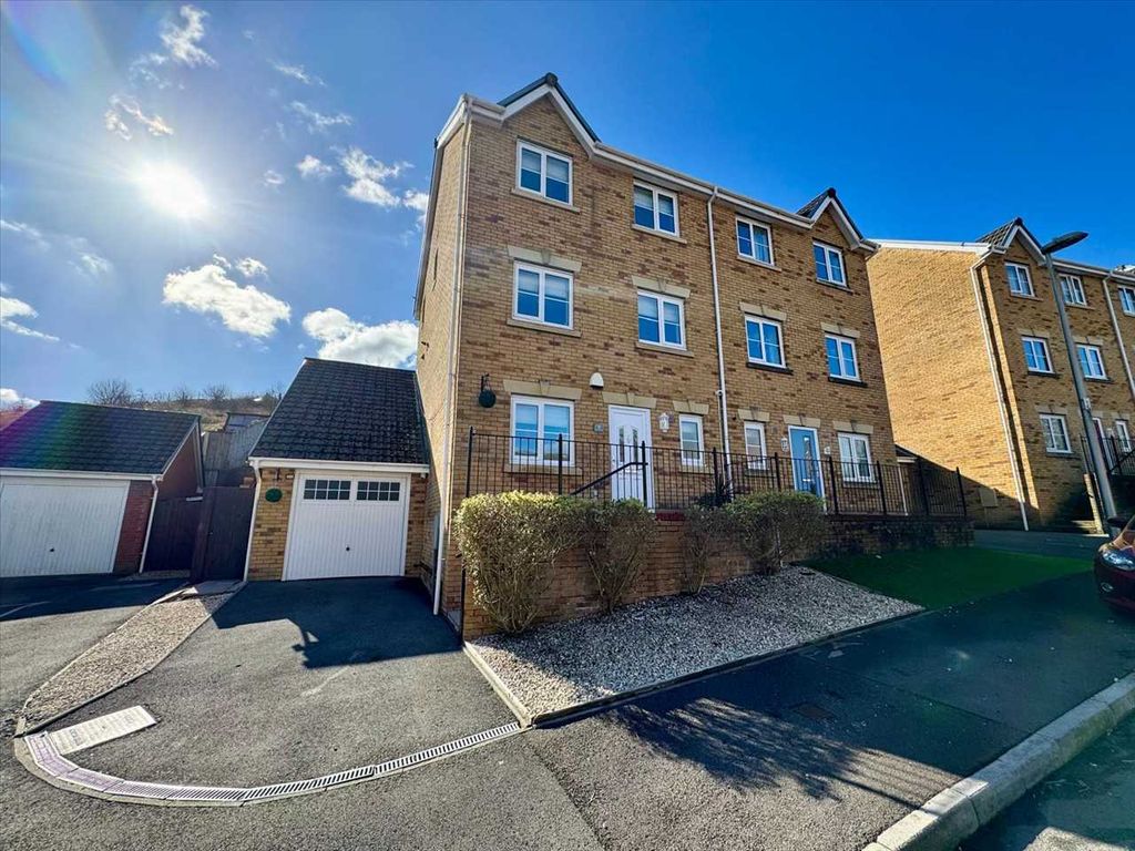 Property photo 1 of 33 Main Picture