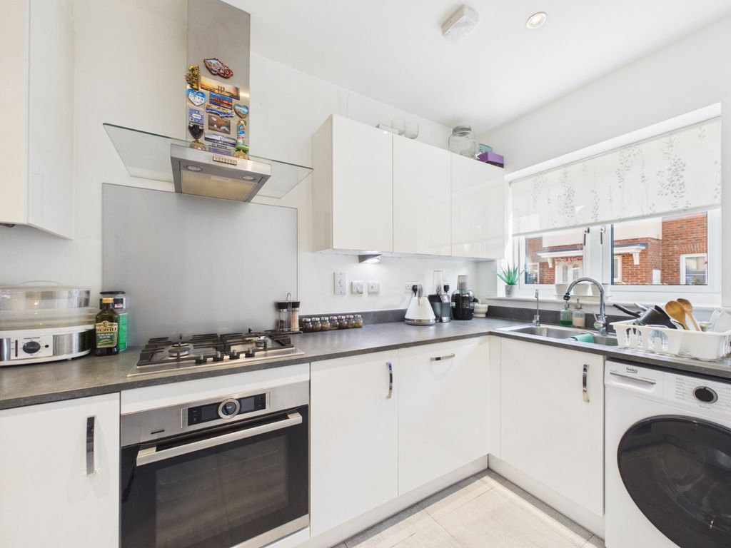 Property photo 3 of 14 Kitchen