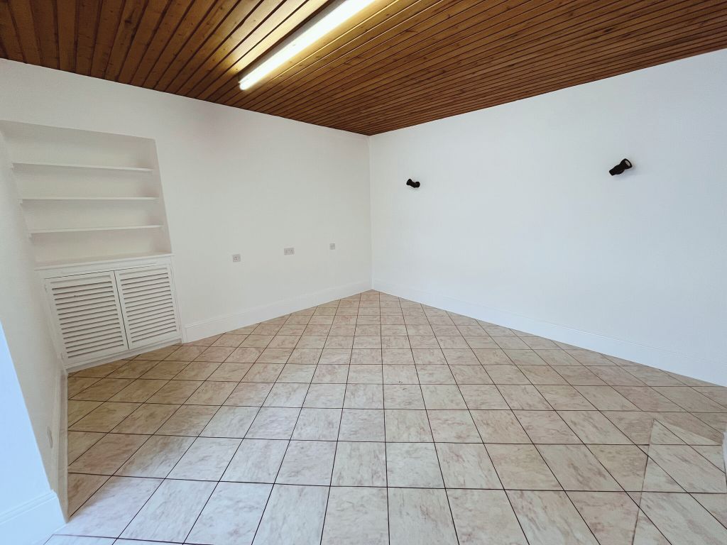 Property photo 3 of 4 Img_10986_4_Original.Jpg