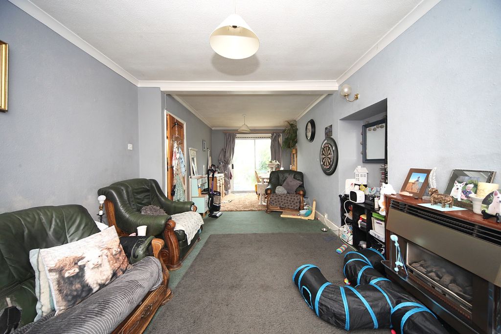 Property photo 2 of 17 5598571