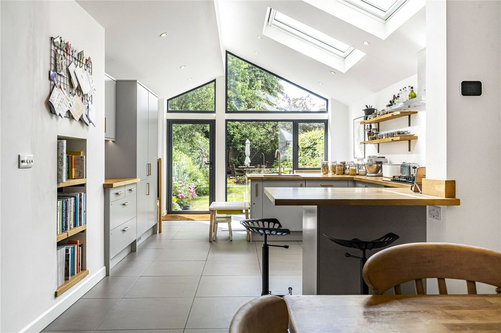 Property photo 2 of 23 Picture No. 38