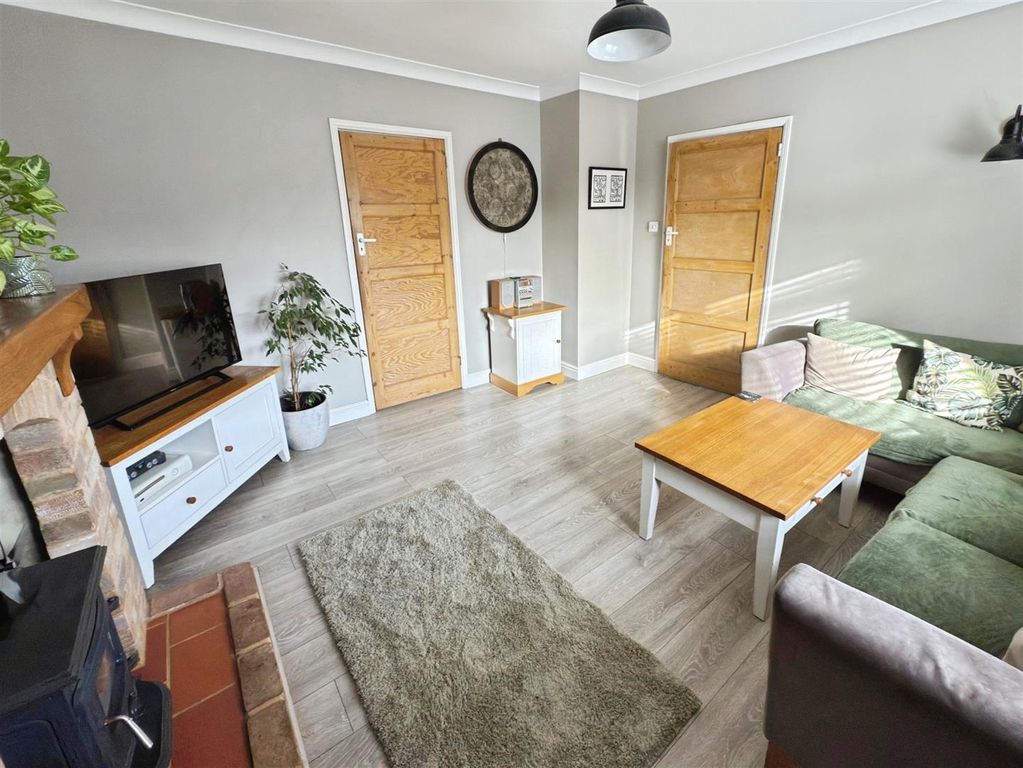 Property photo 3 of 27 1 Queens Way (2).Jpg