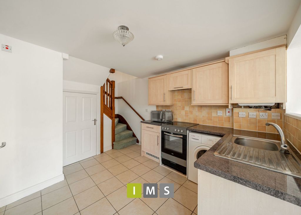 Property photo 2 of 20