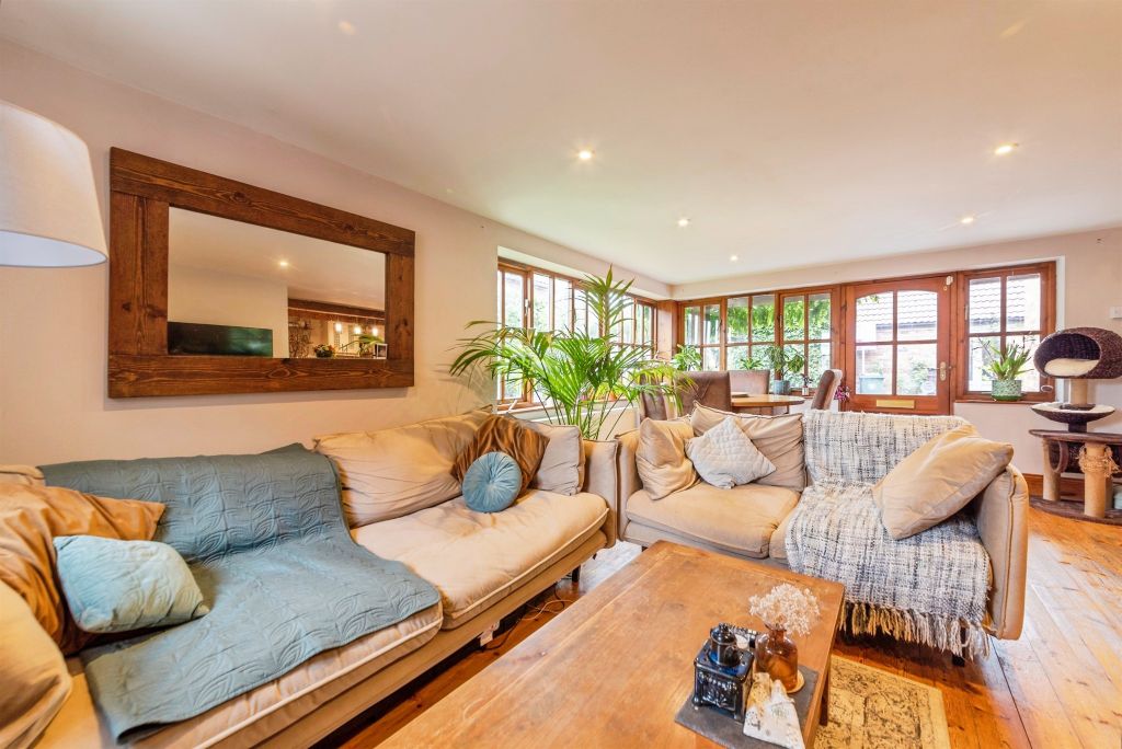 Property photo 2 of 25