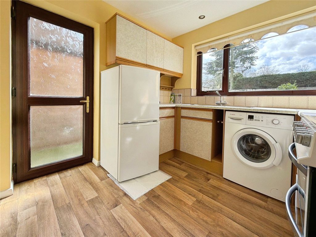 Property photo 3 of 9 Kitchen