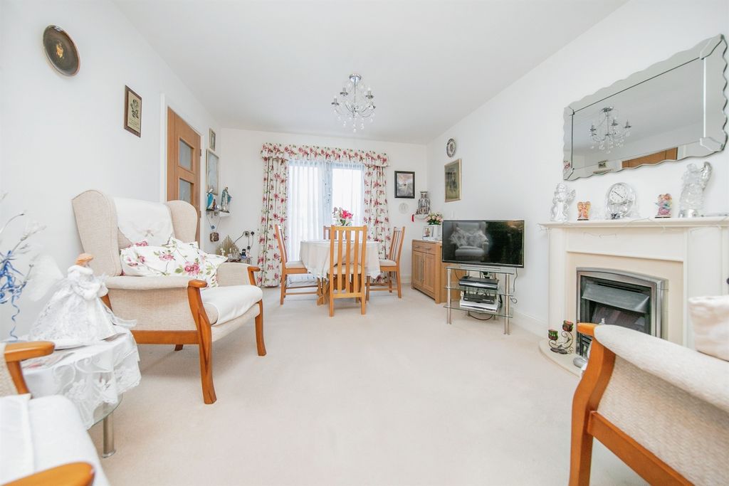 Property photo 2 of 16