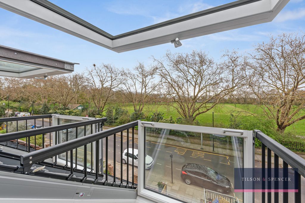 Property photo 3 of 25 23