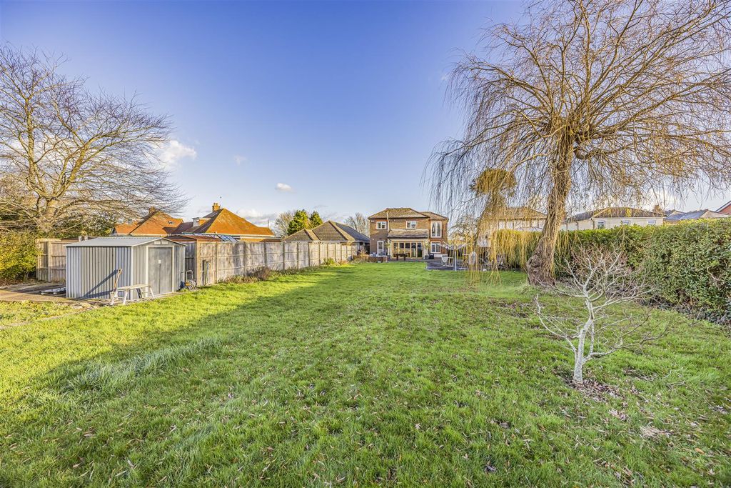 Property photo 2 of 33 Madakery, South Lane, Woodmancote-Porticomarketing