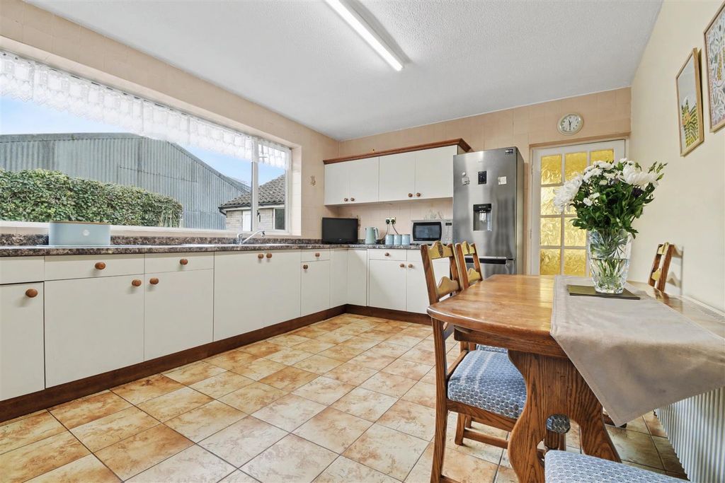 Property photo 3 of 43 Kitchen