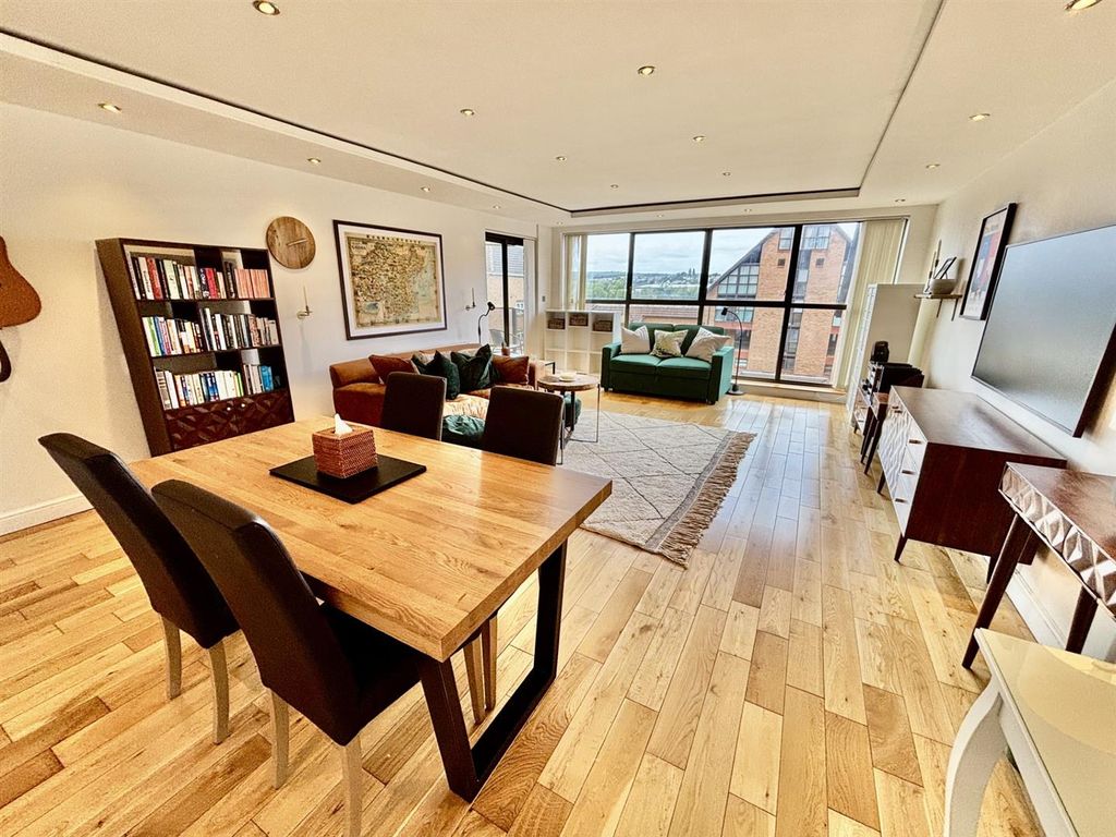 Property photo 1 of 19 Lounge/Dining Room