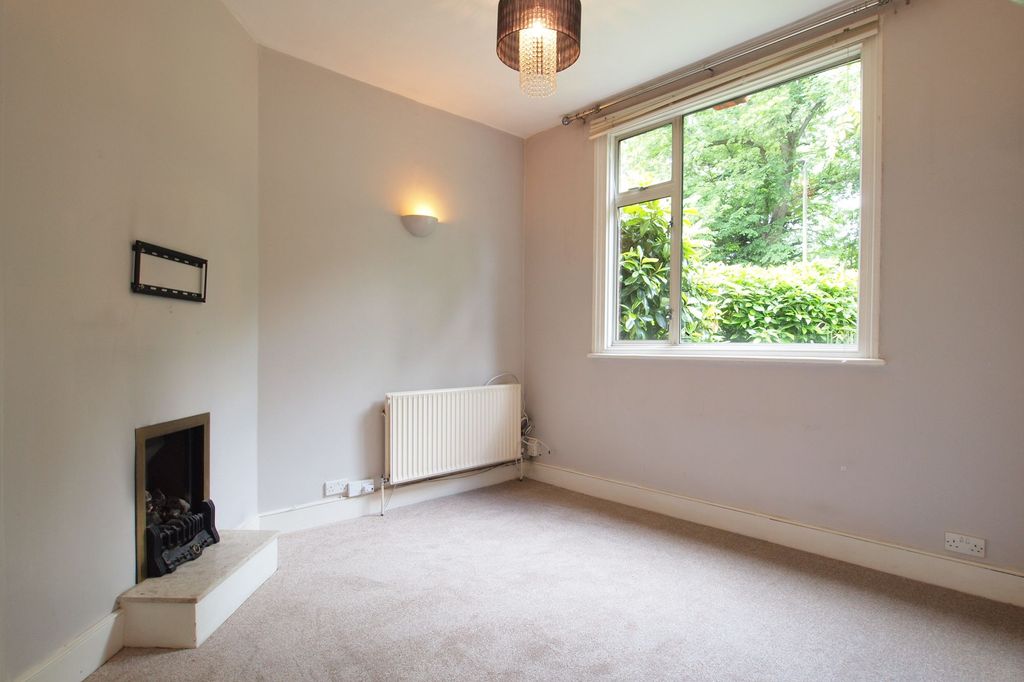 Property photo 1 of 18 Kingston Road, Ewell Village, Epsom, Surrey, Kt17 2Aa
