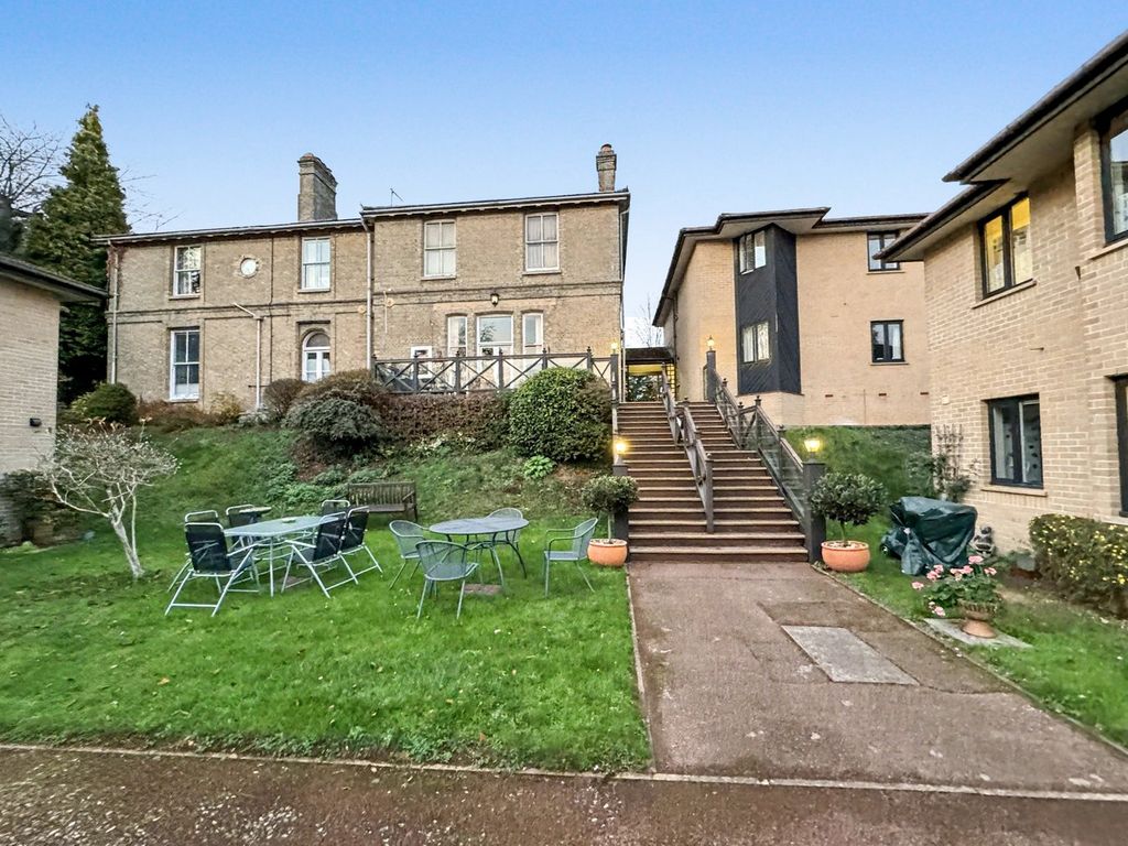 Property photo 2 of 19