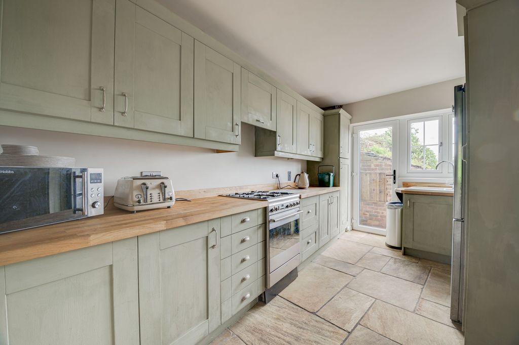 Property photo 2 of 18