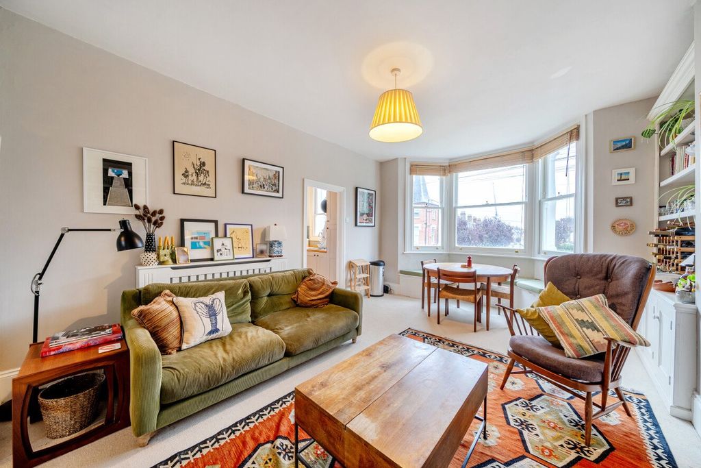 Property photo 2 of 16 Picture No. 13