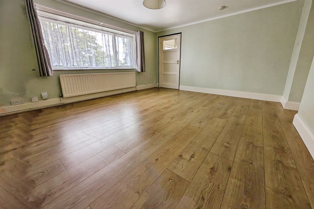 Property photo 2 of 10 (Main)