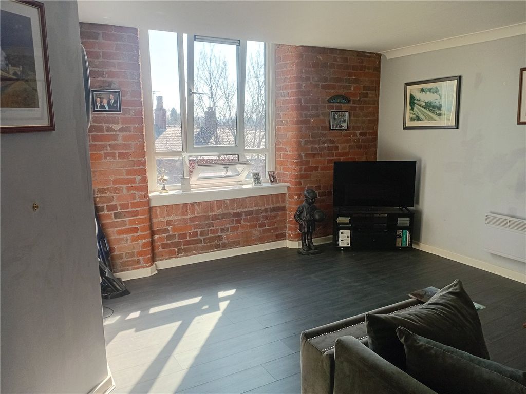 Property photo 2 of 12 Living Room