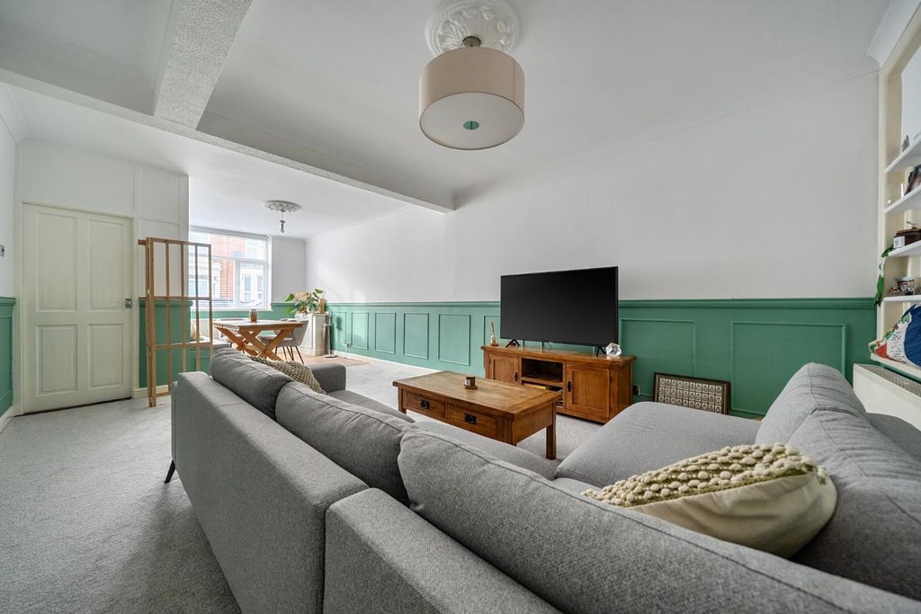 Property photo 3 of 22 1415286-1-6994A6B9d342B.Jpg