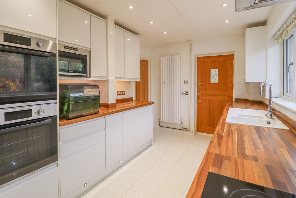 Property photo 2 of 23 4706933